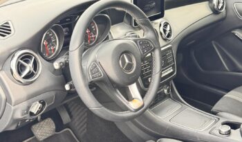 
									Mercedes GLA 200 Advance 1.6 2018 full								