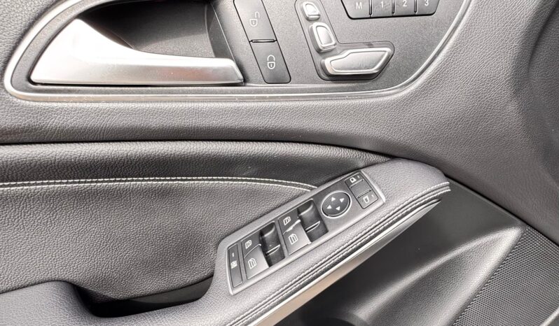 
								Mercedes GLA 200 Advance 1.6 2018 full									