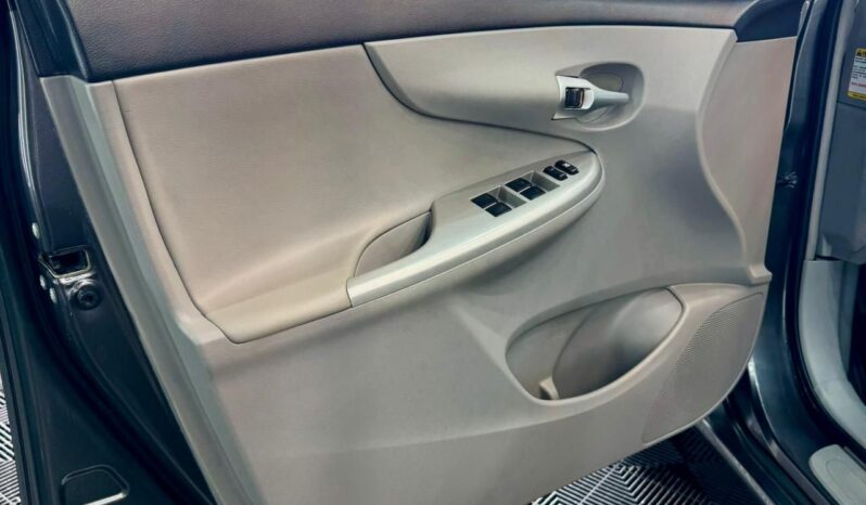 
								Corolla XEI 2.0 AT 4 Pneus zero 2012 full									