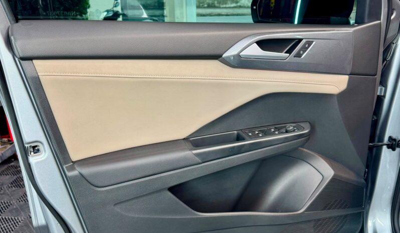 
								Taos Launching Edition 1.4 250 TSI ACC 2022 full									