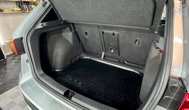 
								Taos Launching Edition 1.4 250 TSI ACC 2022 full									