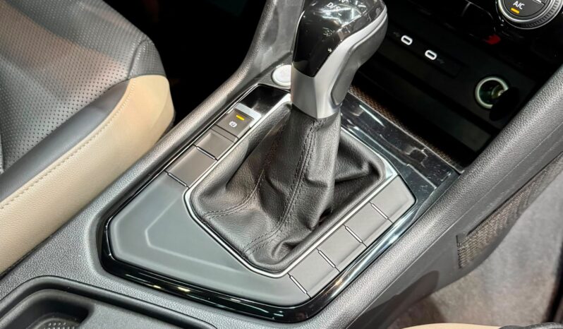 
								Taos Launching Edition 1.4 250 TSI ACC 2022 full									