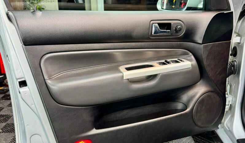 
								VOLKSWAGEN GOLF SPORTLINE 1.6 COM TETO SOLAR TOTAL FLEX MANUAL full									