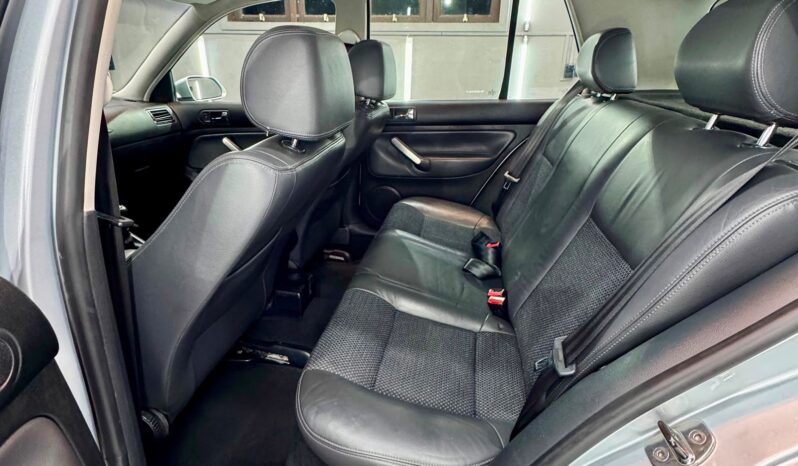 
								VOLKSWAGEN GOLF SPORTLINE 1.6 COM TETO SOLAR TOTAL FLEX MANUAL full									
